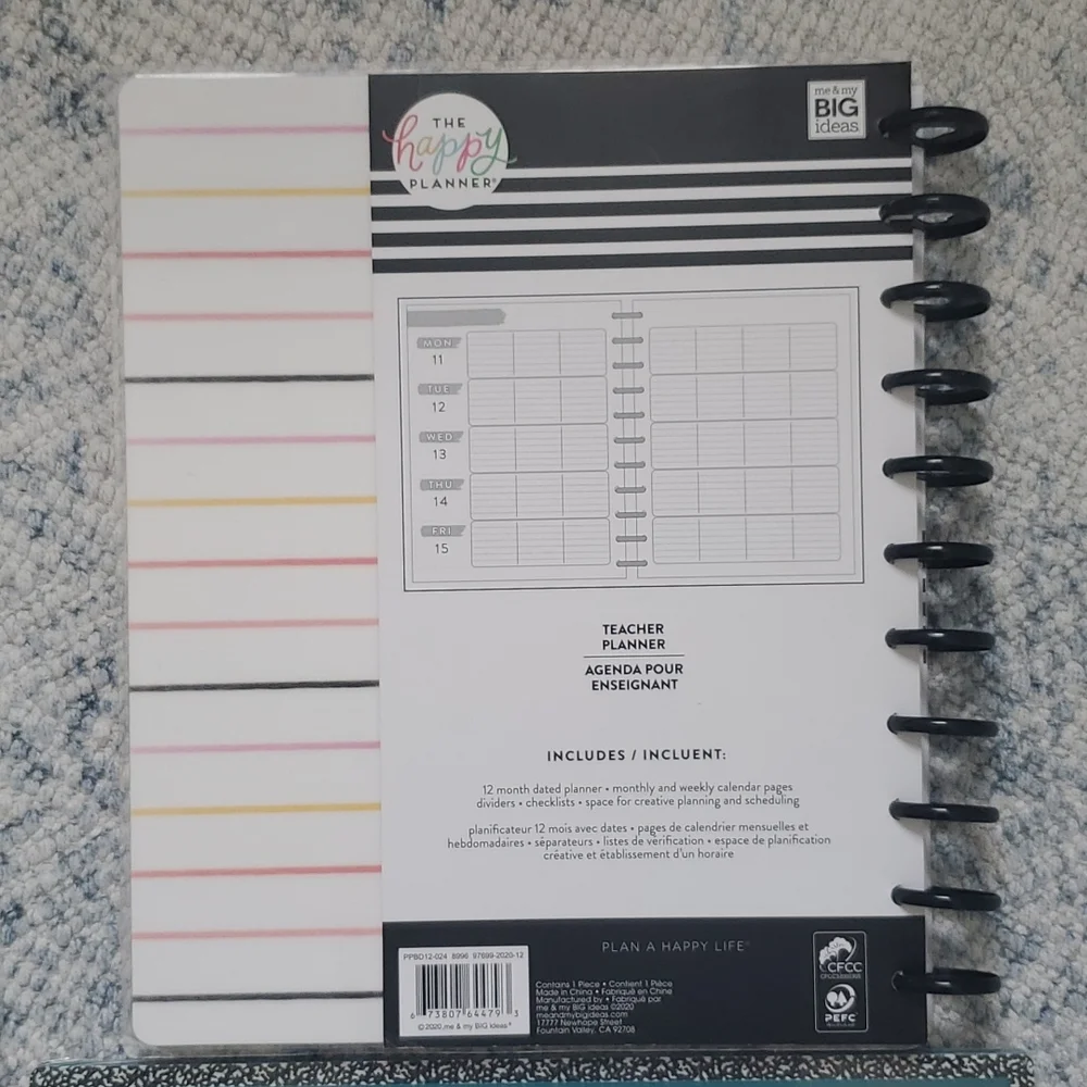TEACHER'S ACCESSORIES